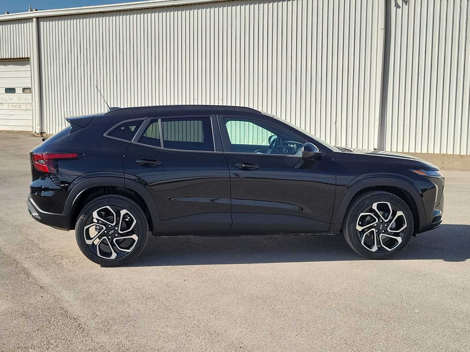 Thumbnail: 2026 Chevrolet Trax - 9