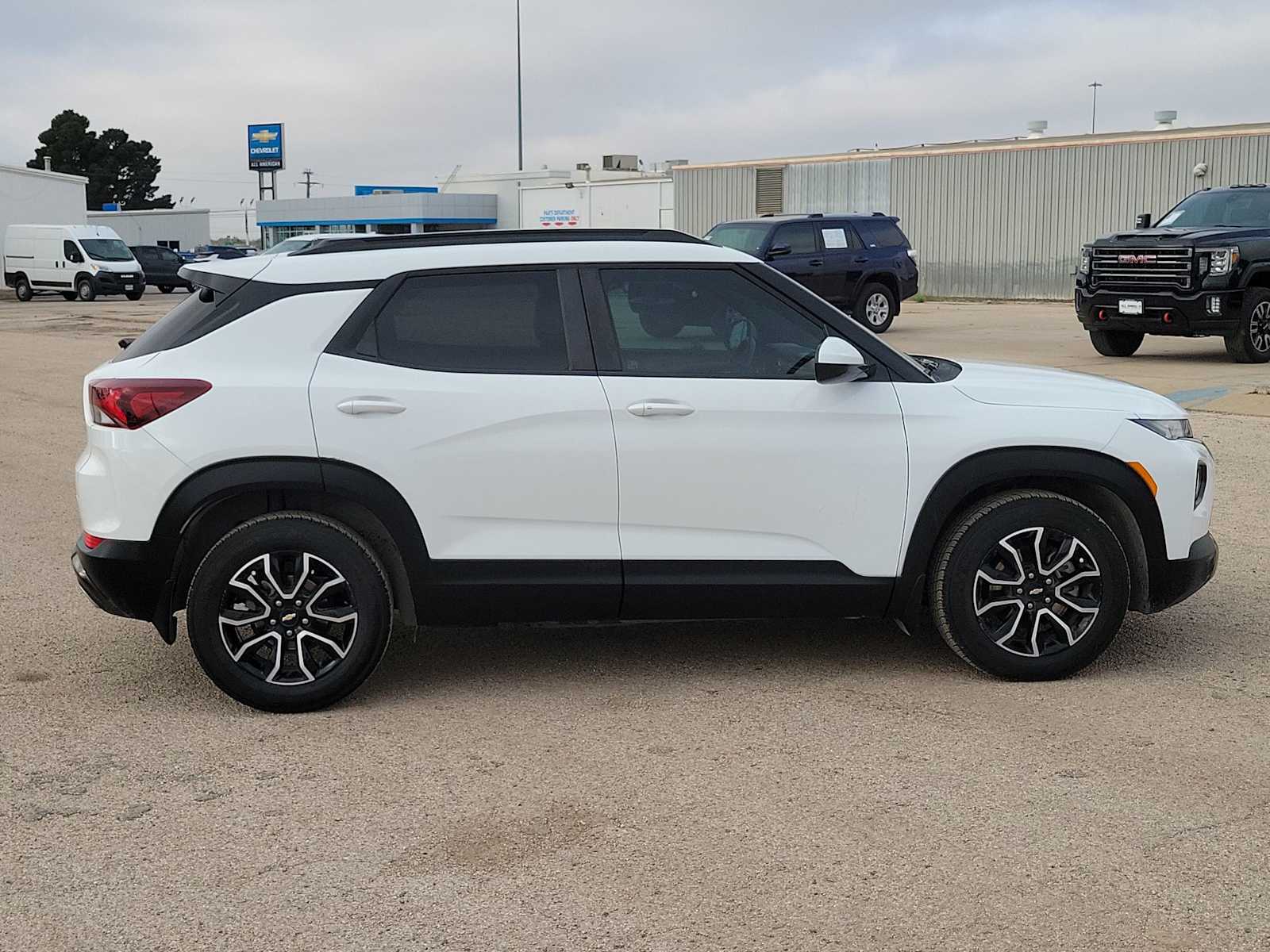 Thumbnail: 2022 Chevrolet TrailBlazer - 9