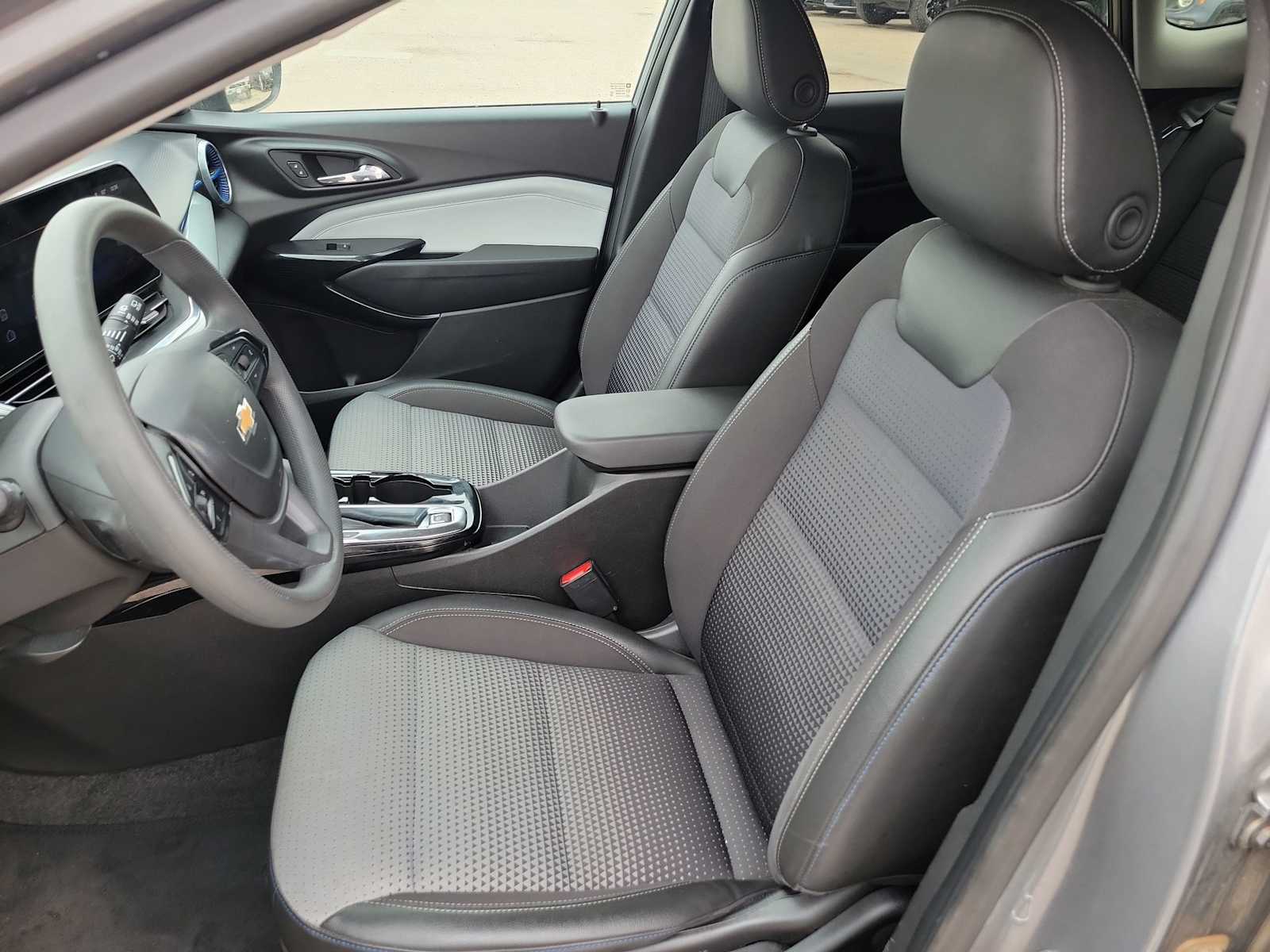 Thumbnail: 2025 Chevrolet Trax - 15