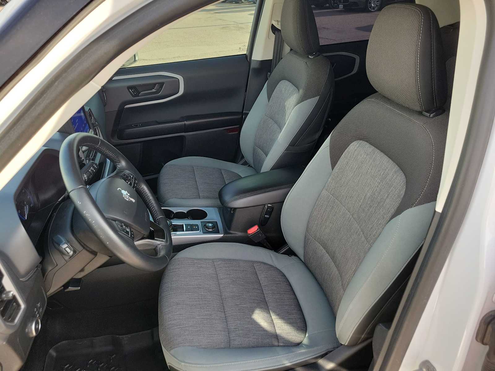 Thumbnail: 2022 Ford Bronco Sport - 15