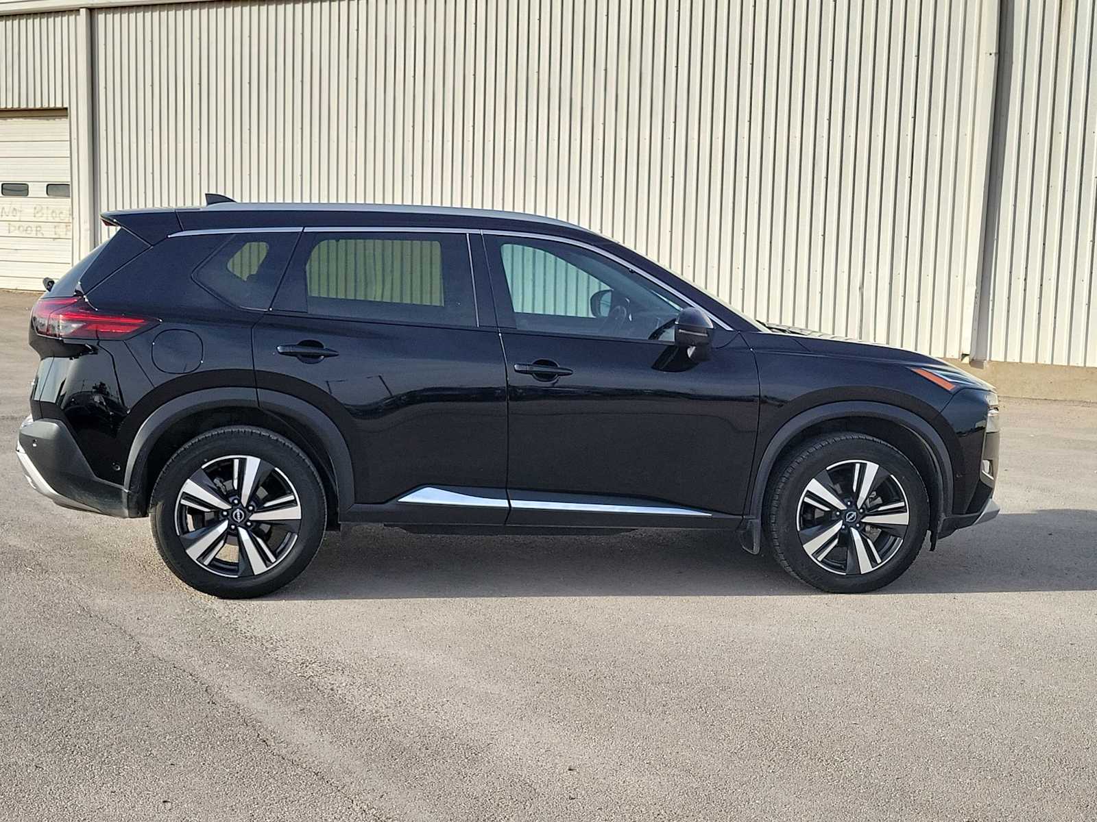 Thumbnail: 2023 Nissan Rogue - 9