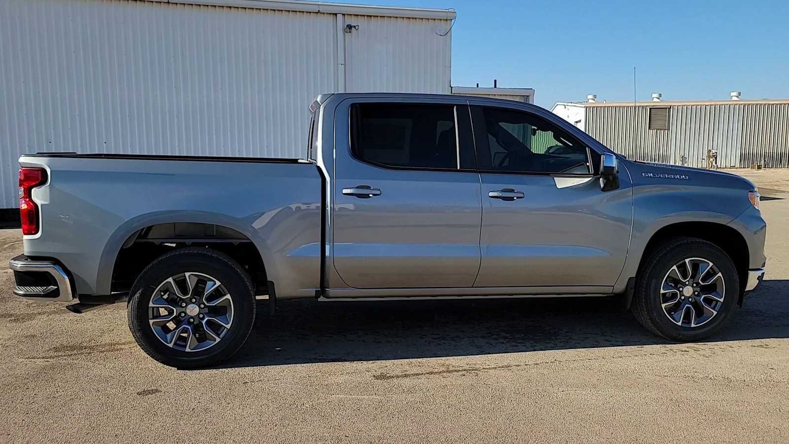 Thumbnail: 2026 Chevrolet Silverado 1500 - 9