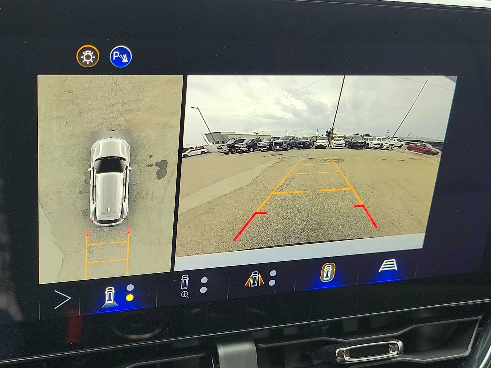 Thumbnail: 2026 Chevrolet Equinox - 24