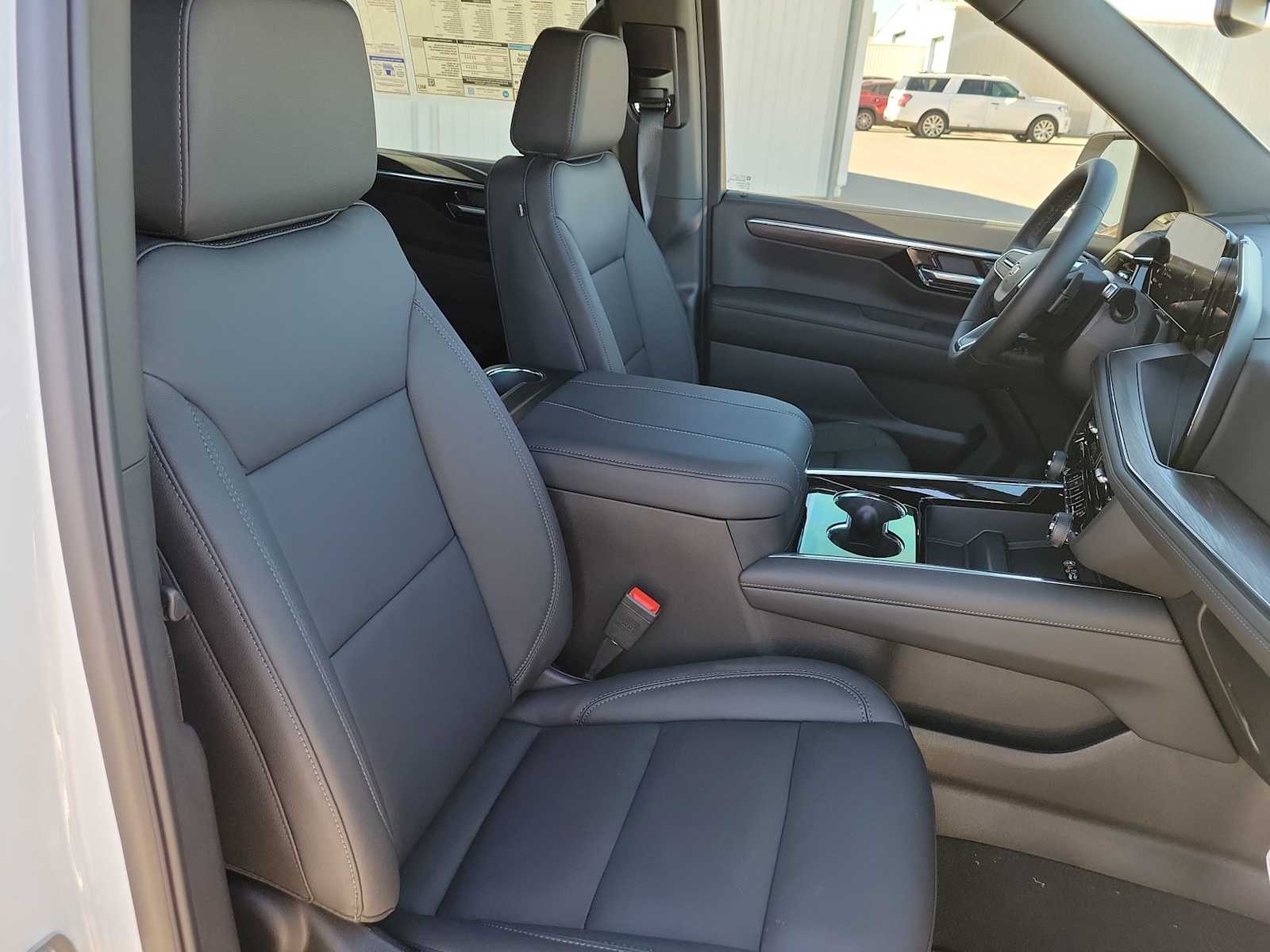 Thumbnail: 2026 Chevrolet Tahoe - 22