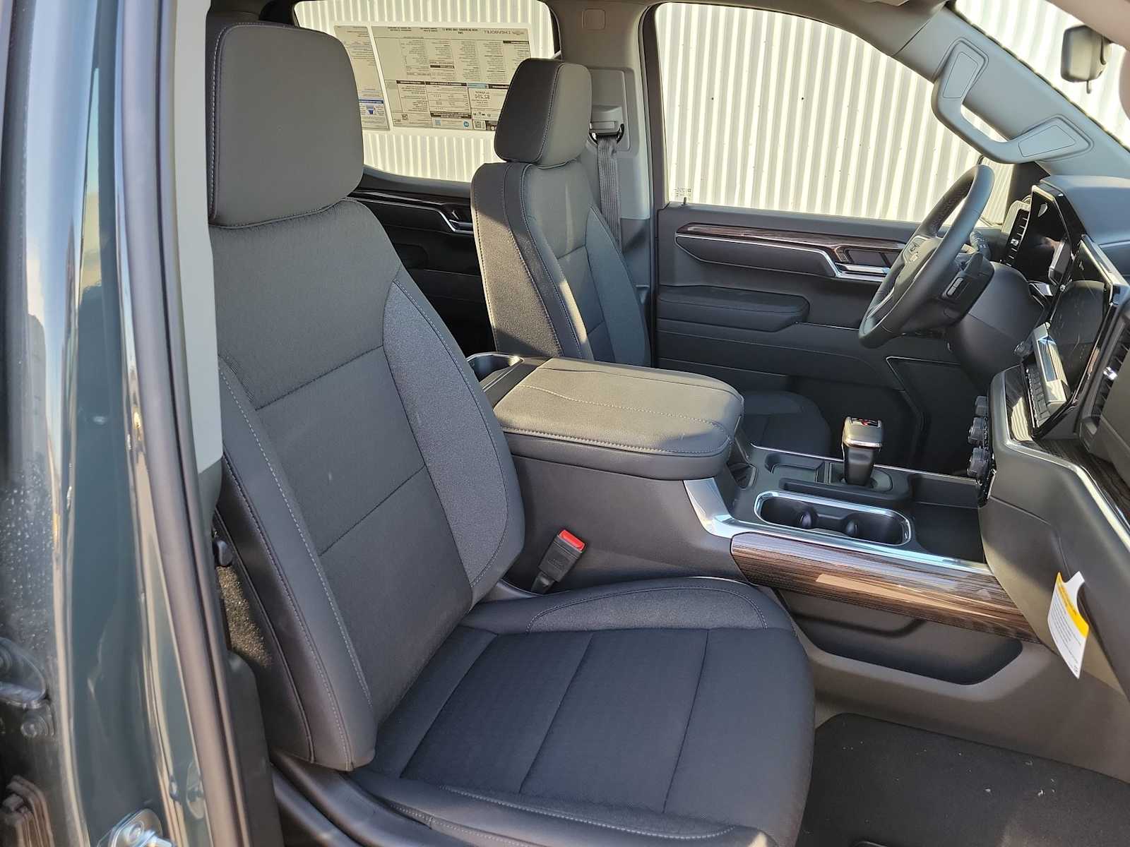 Thumbnail: 2026 Chevrolet Silverado 1500 - 17