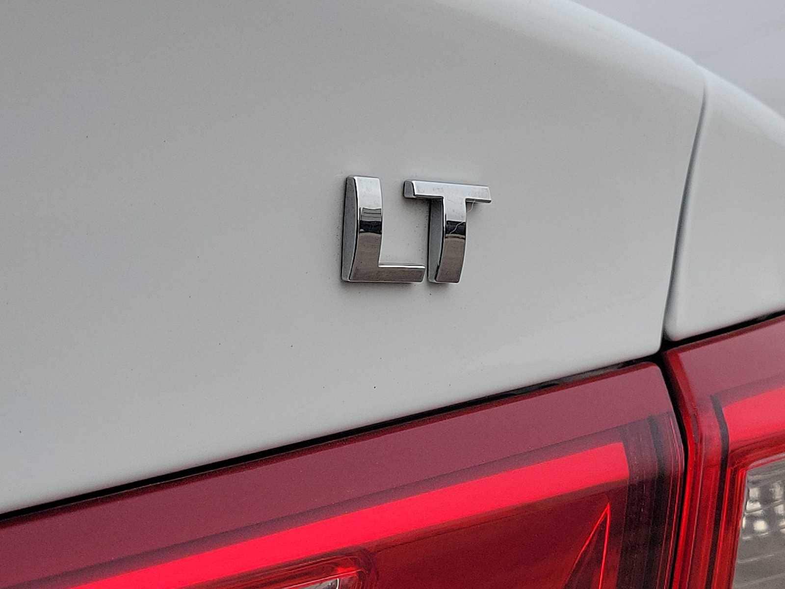 Thumbnail: 2023 Chevrolet Malibu - 15