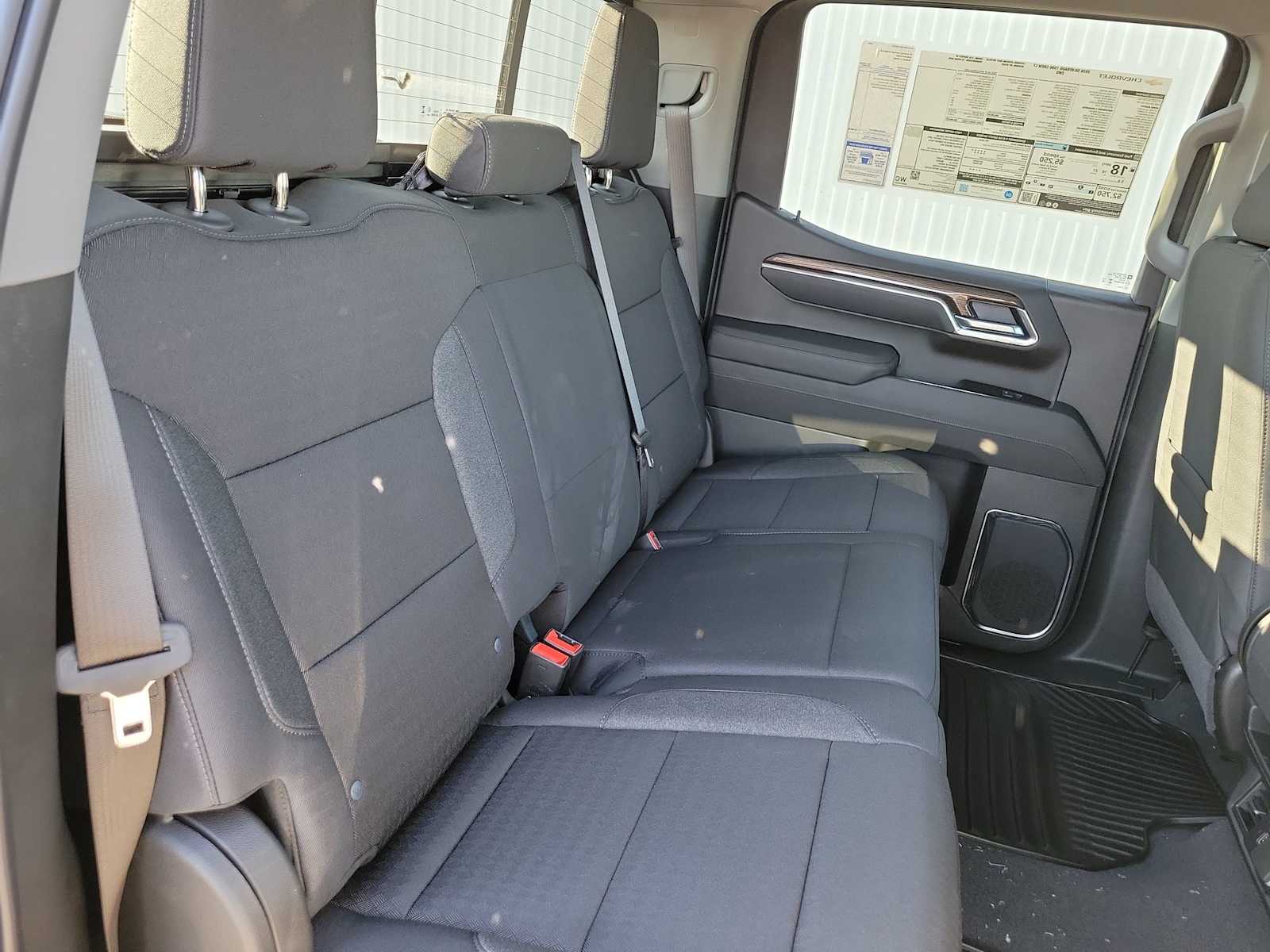 Thumbnail: 2026 Chevrolet Silverado 1500 - 21