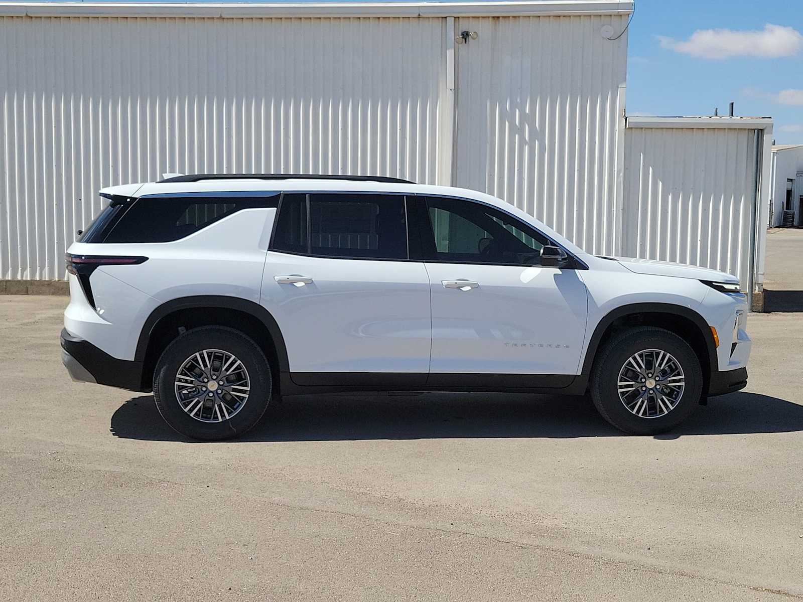 Thumbnail: 2026 Chevrolet Traverse - 9