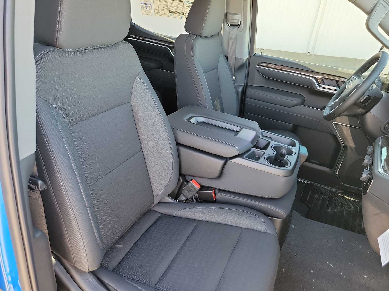 Thumbnail: 2026 Chevrolet Silverado 1500 - 22