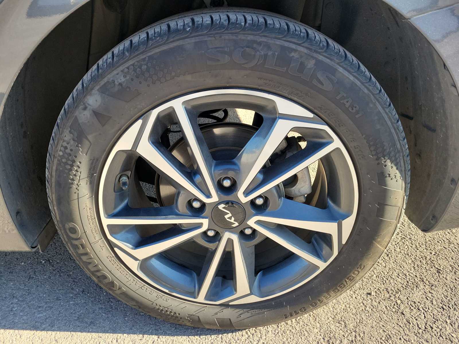 Thumbnail: 2024 Kia Forte - 16