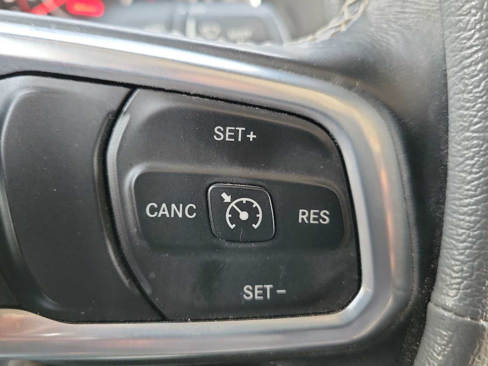 Thumbnail: 2021 Jeep Gladiator - 27