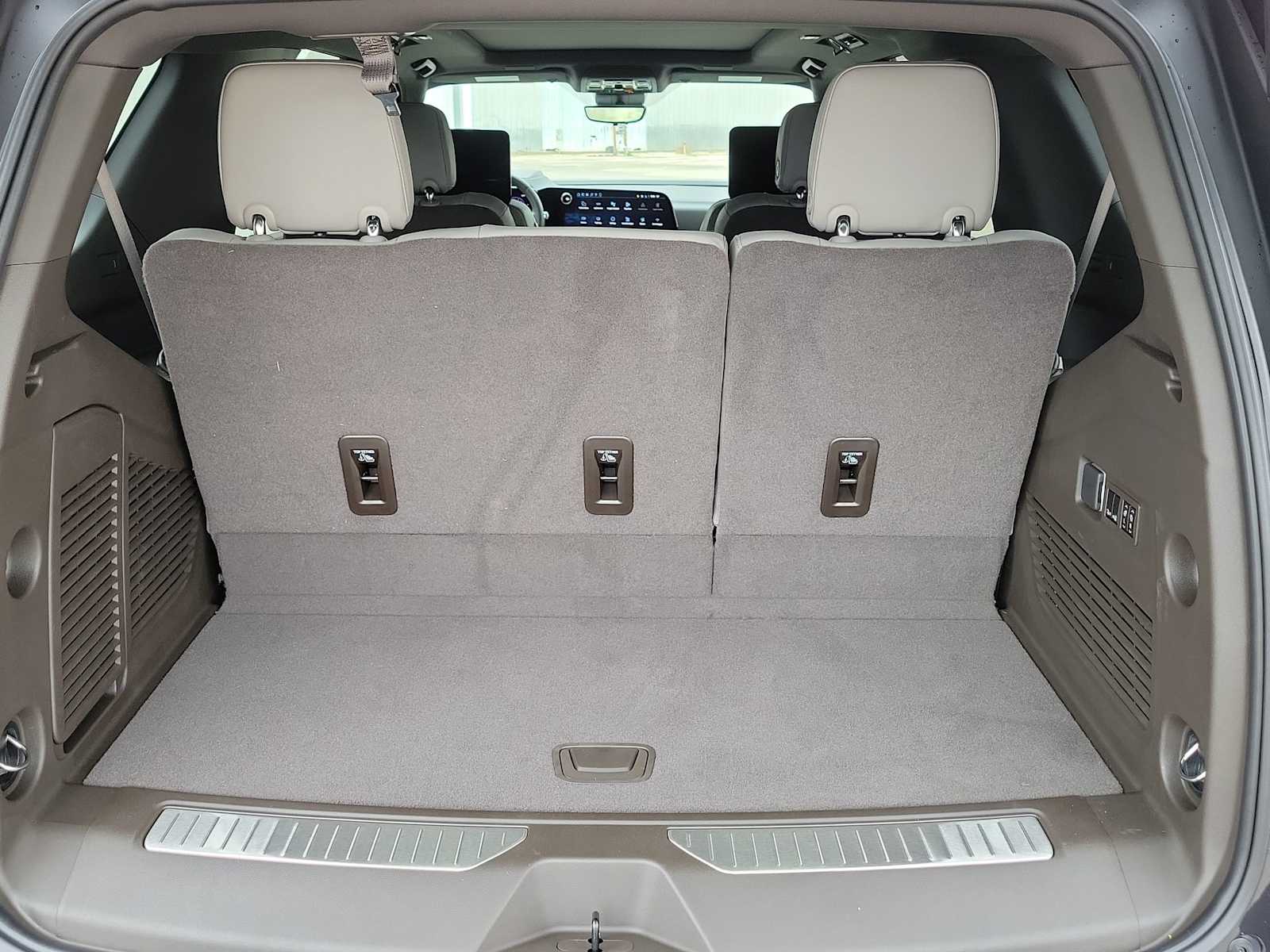 Thumbnail: 2026 Chevrolet Tahoe - 13