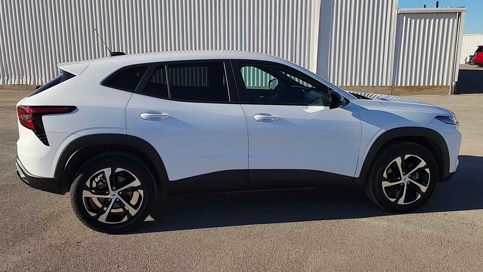 Thumbnail: 2025 Chevrolet Trax - 9