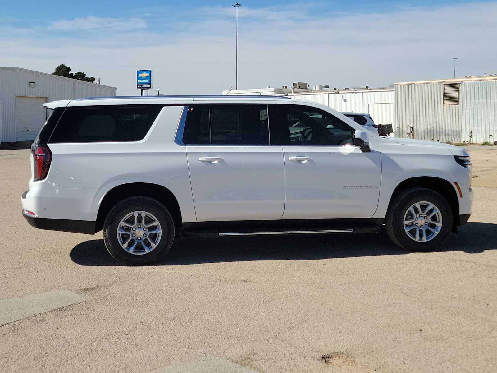 Thumbnail: 2026 Chevrolet Suburban - 9