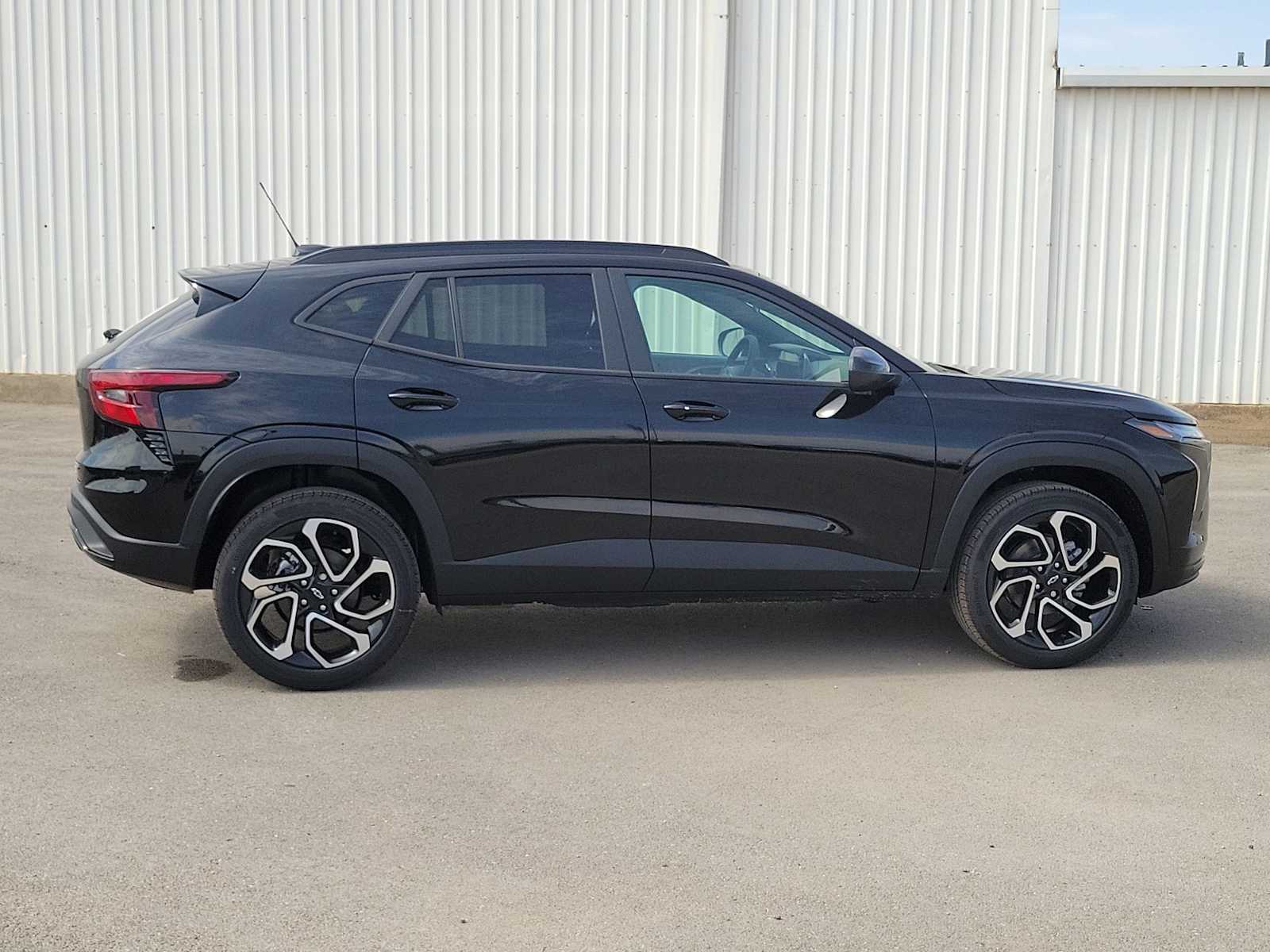 Thumbnail: 2026 Chevrolet Trax - 9