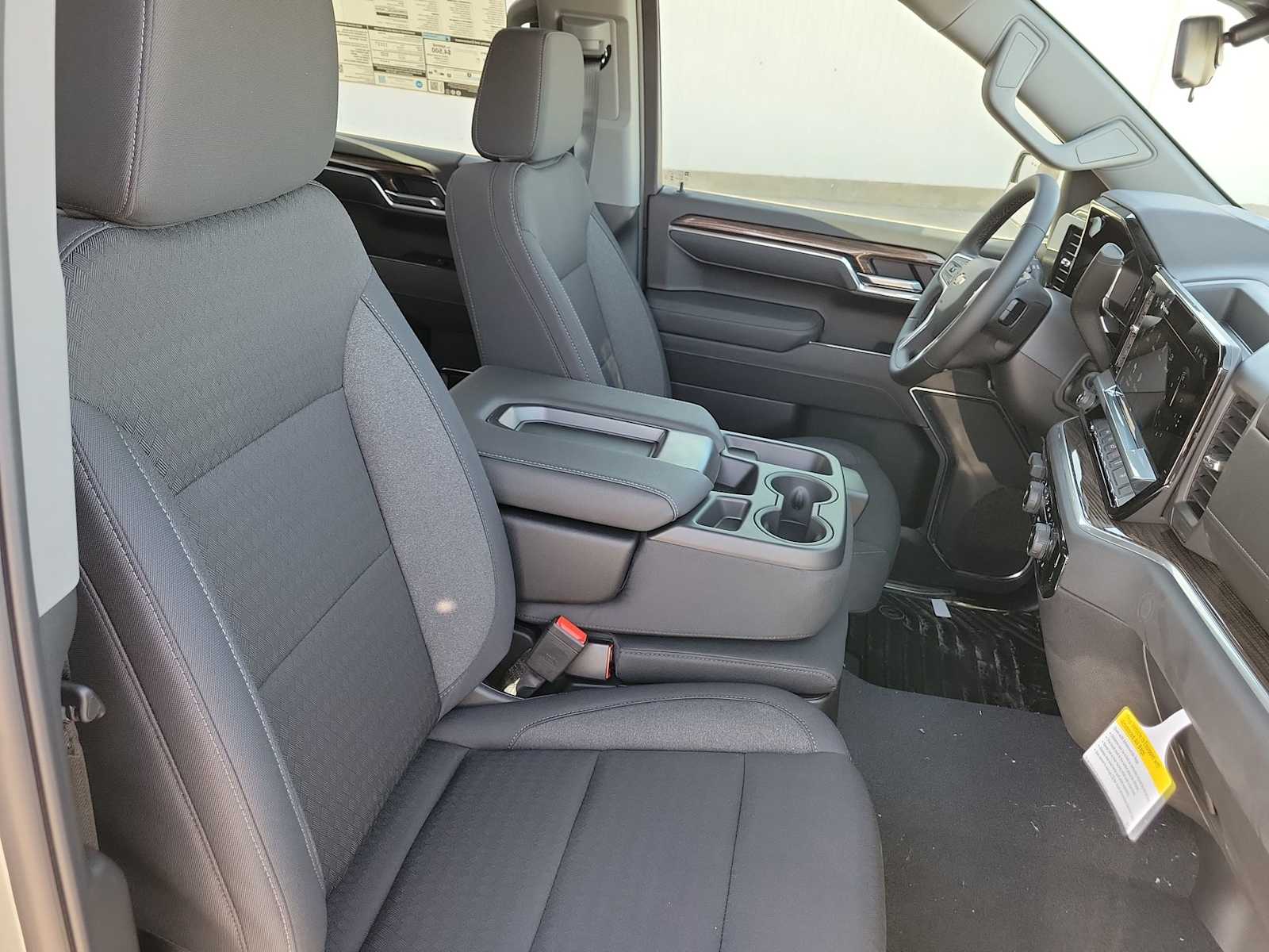 Thumbnail: 2026 Chevrolet Silverado 1500 - 22