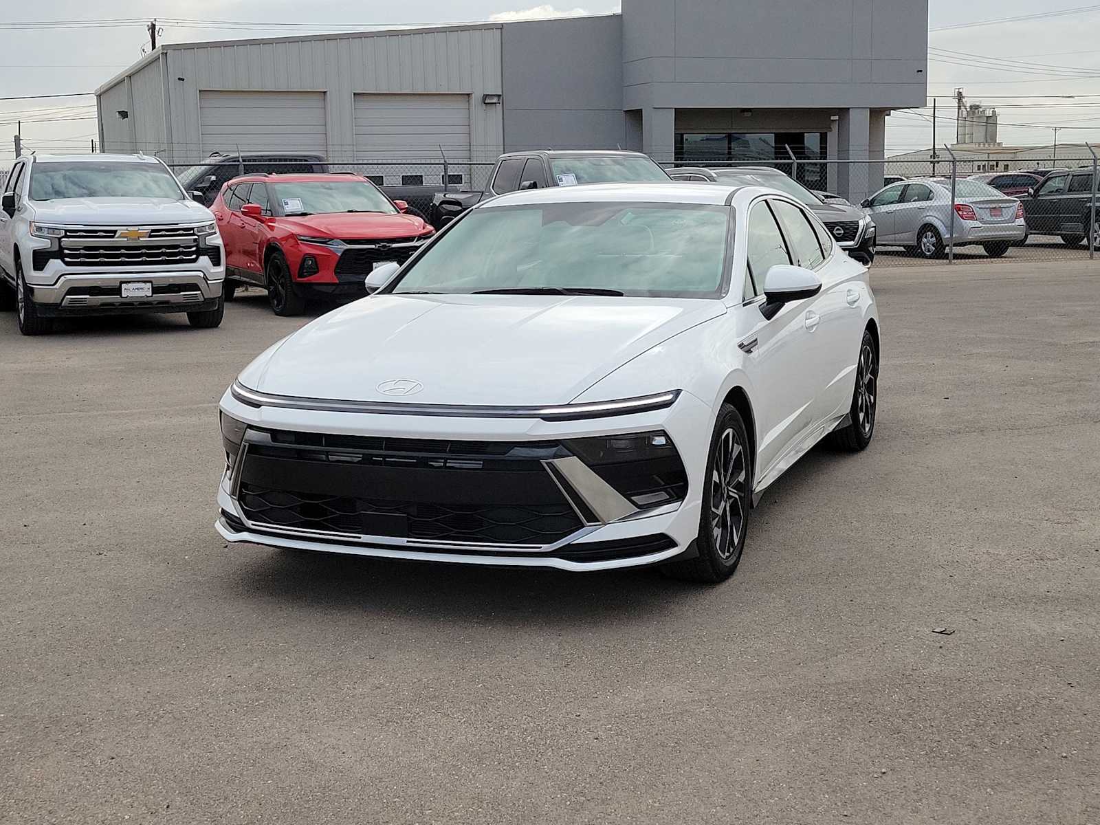 Thumbnail: 2024 Hyundai Sonata - 4