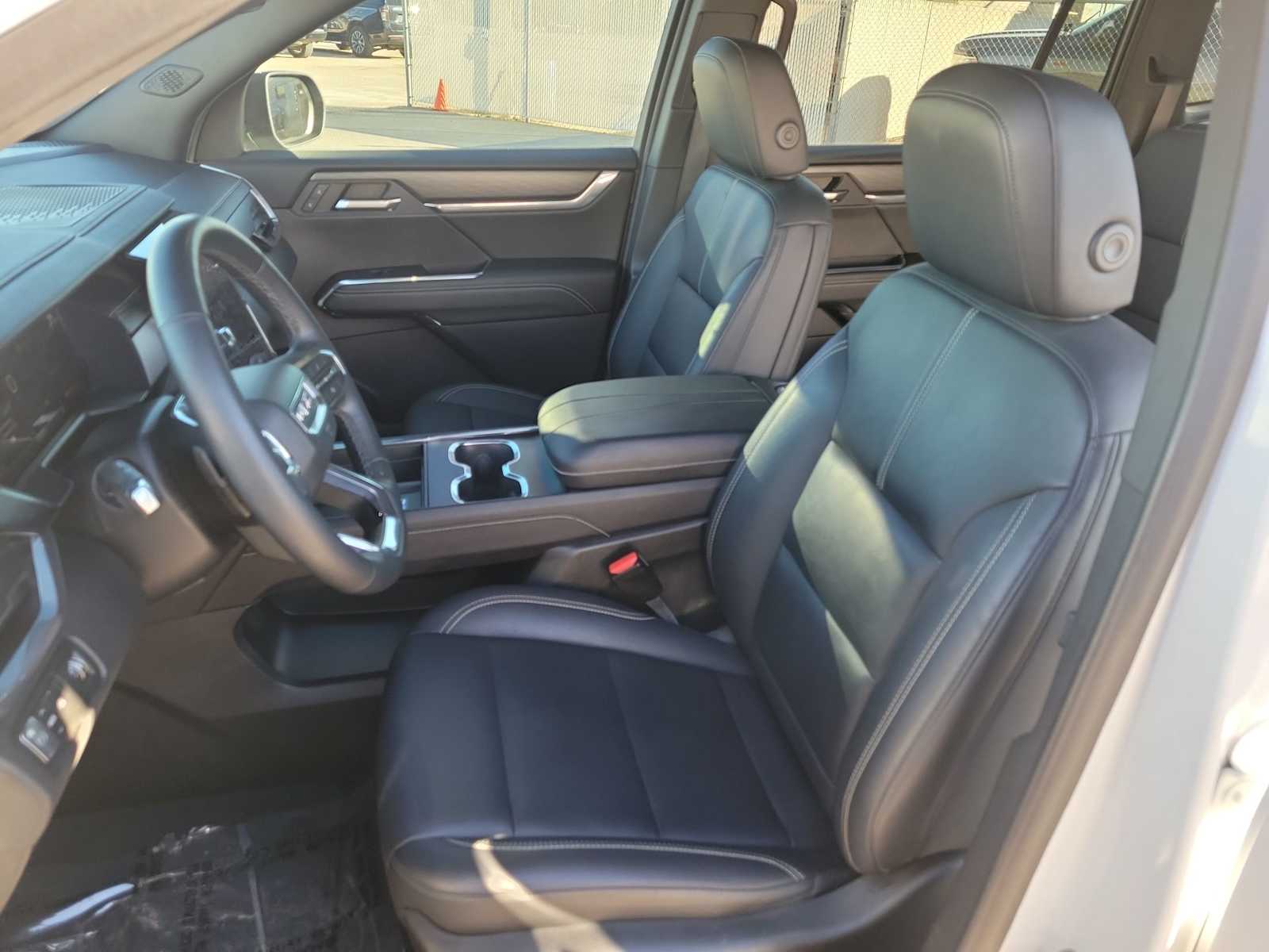 Thumbnail: 2024 GMC Acadia - 15