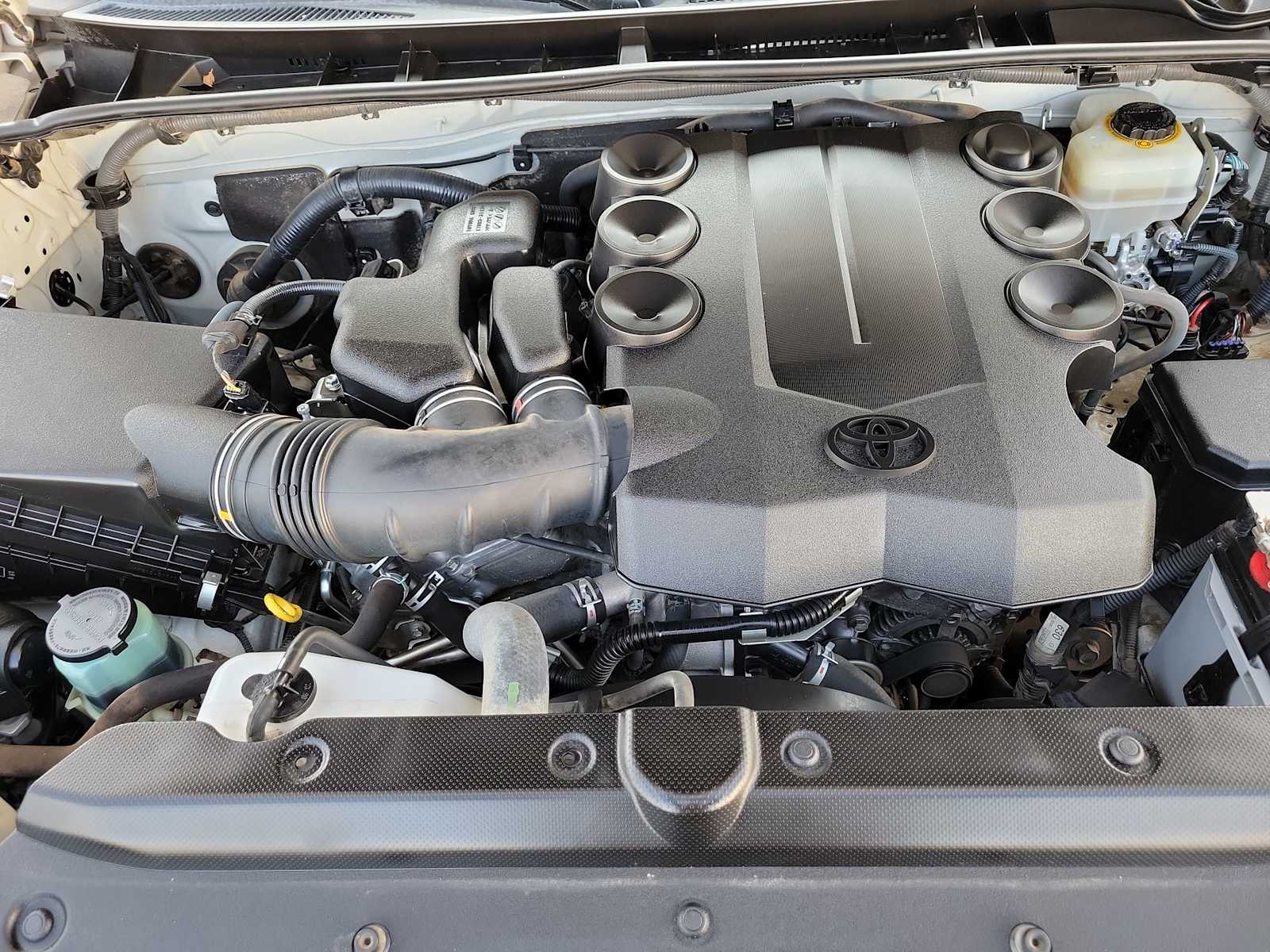 Thumbnail: 2015 Toyota 4Runner - 13