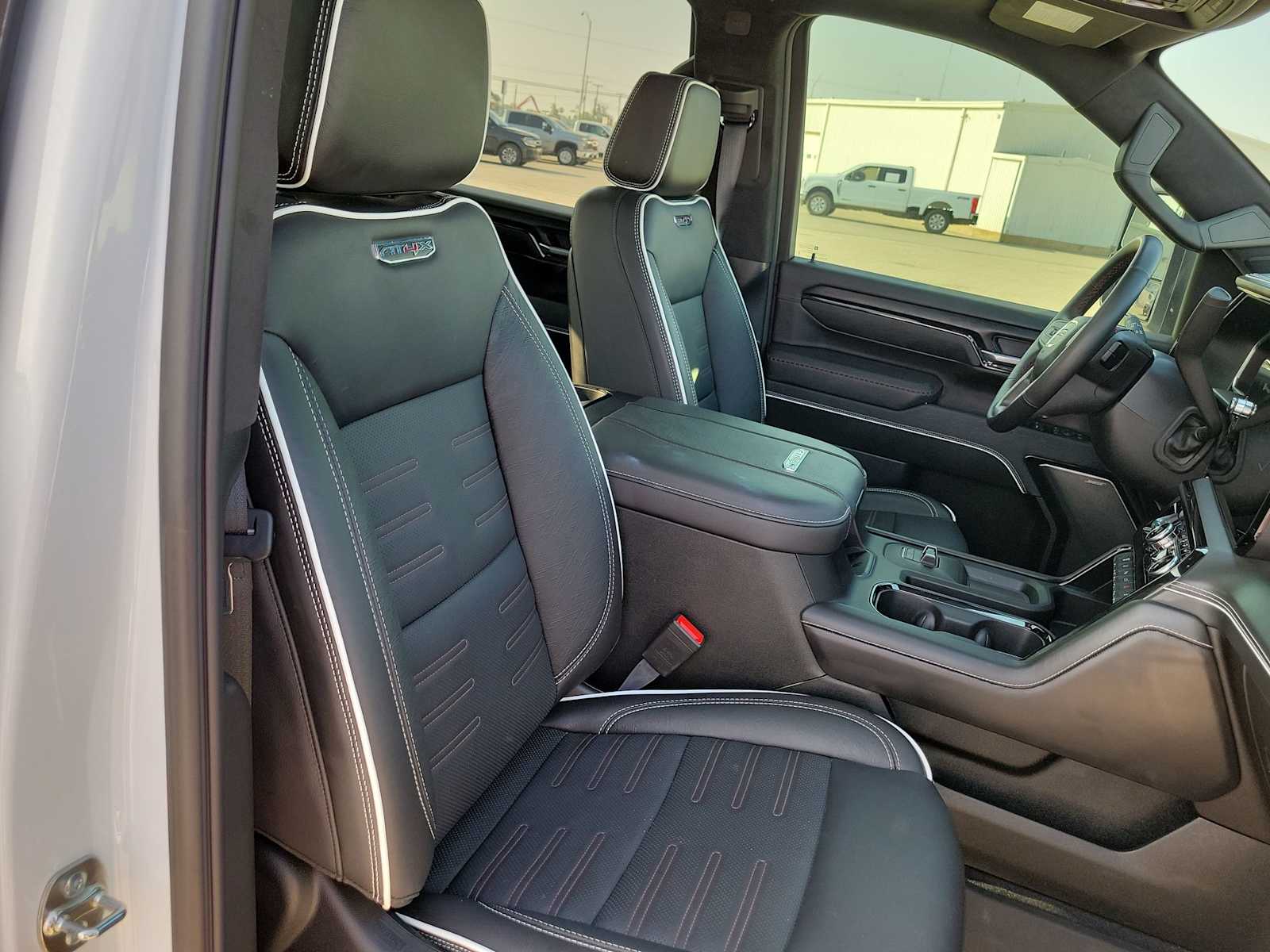 Thumbnail: 2026 GMC Sierra 2500 - 18