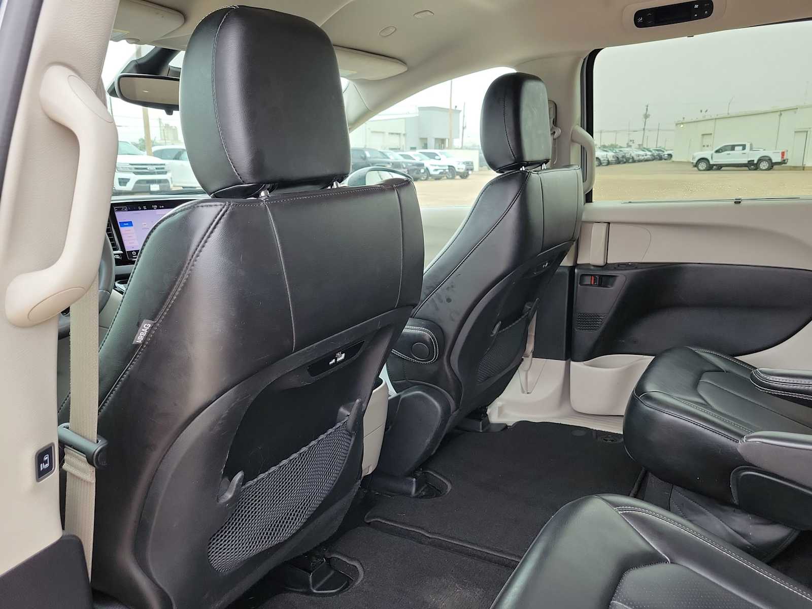 Thumbnail: 2023 Chrysler Pacifica - 16