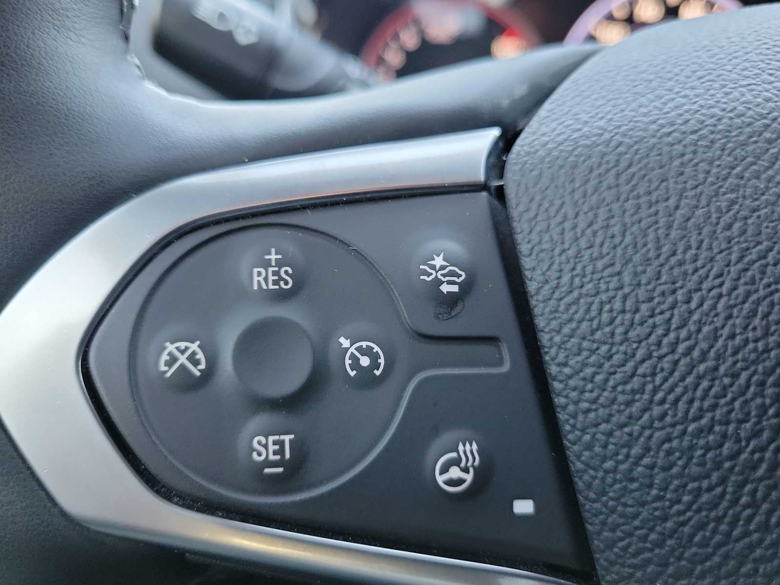 Thumbnail: 2023 Chevrolet Traverse - 26