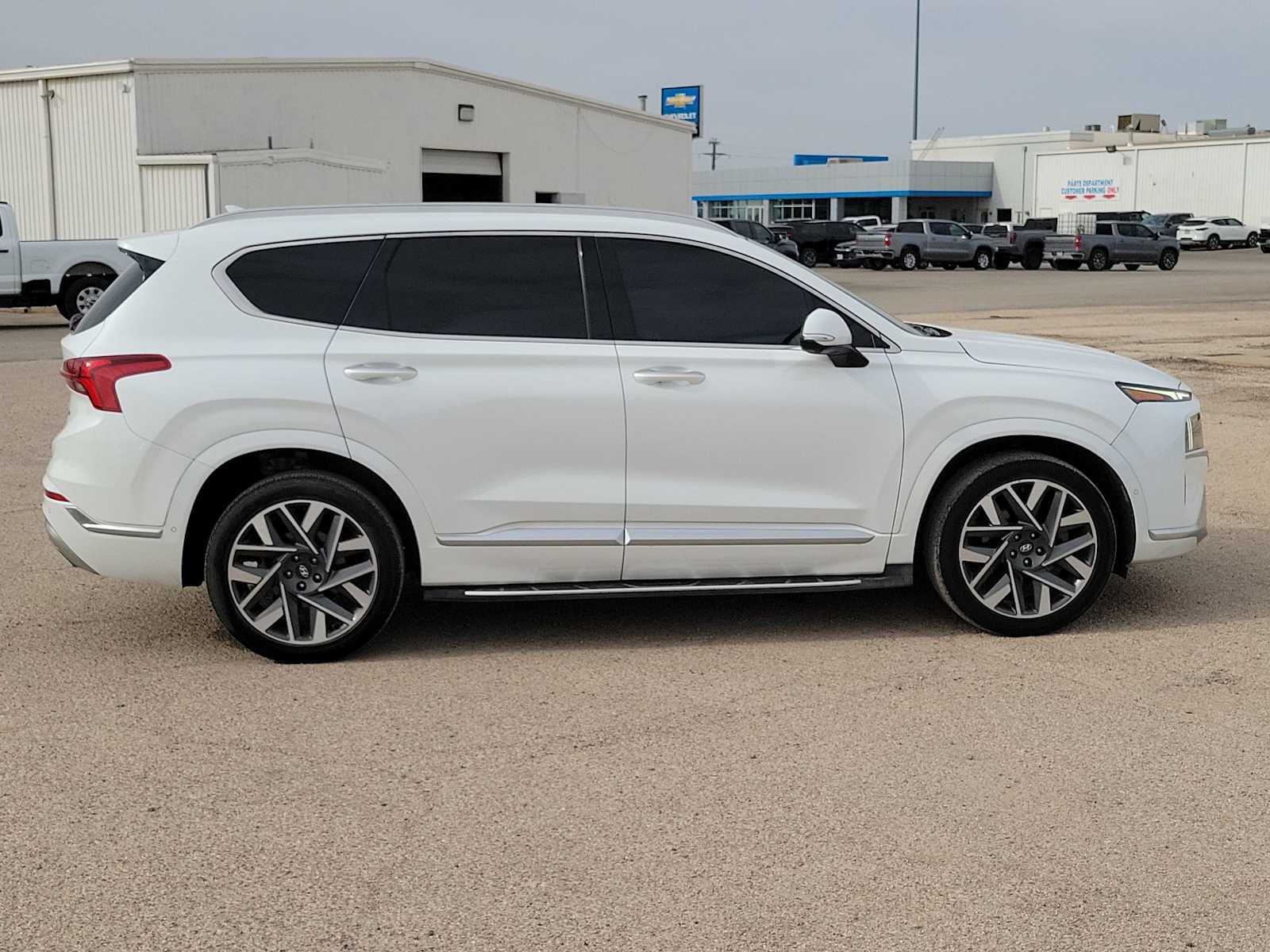 Thumbnail: 2022 Hyundai Santa Fe - 9