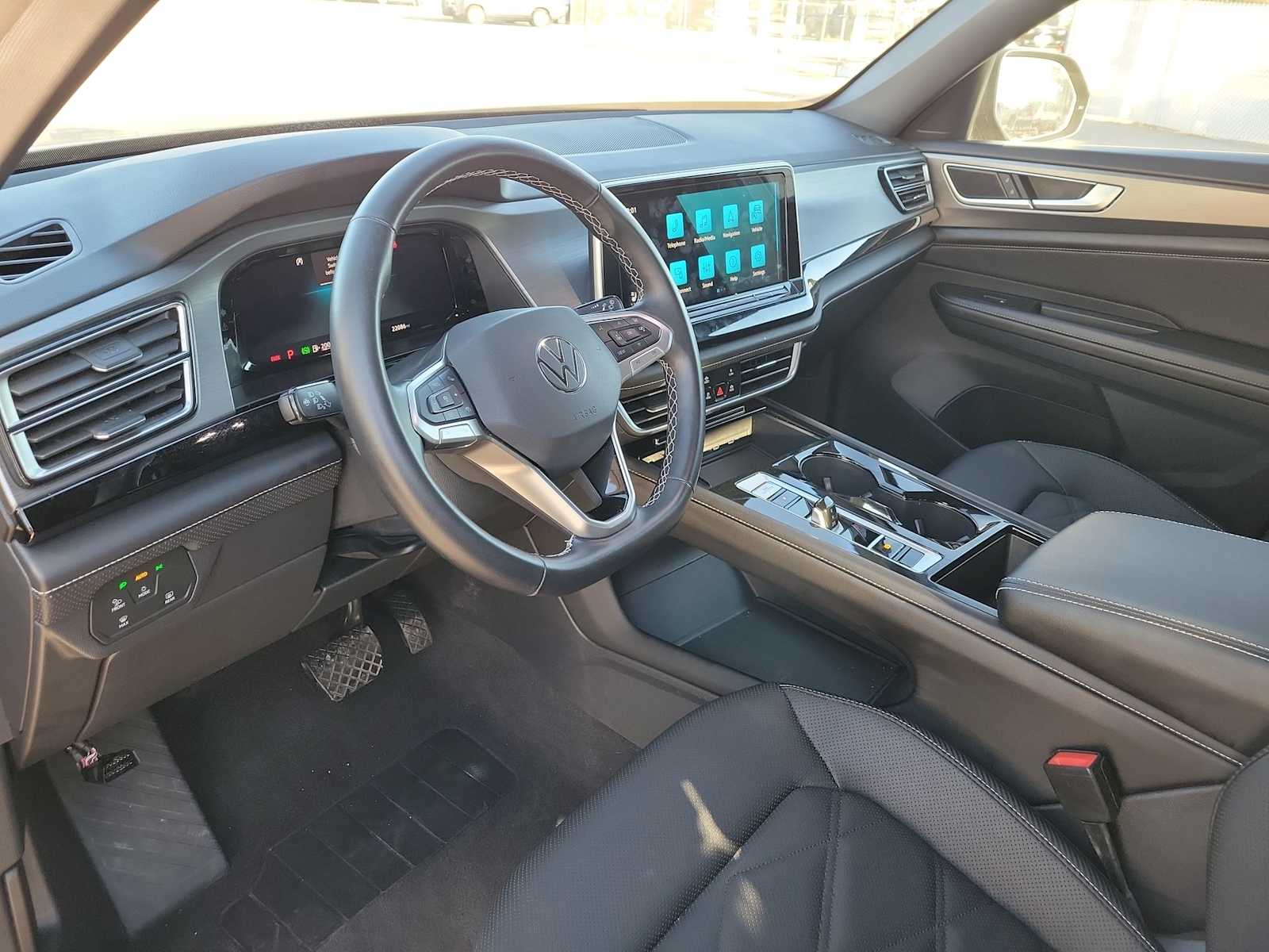 Thumbnail: 2025 Volkswagen Atlas - 10