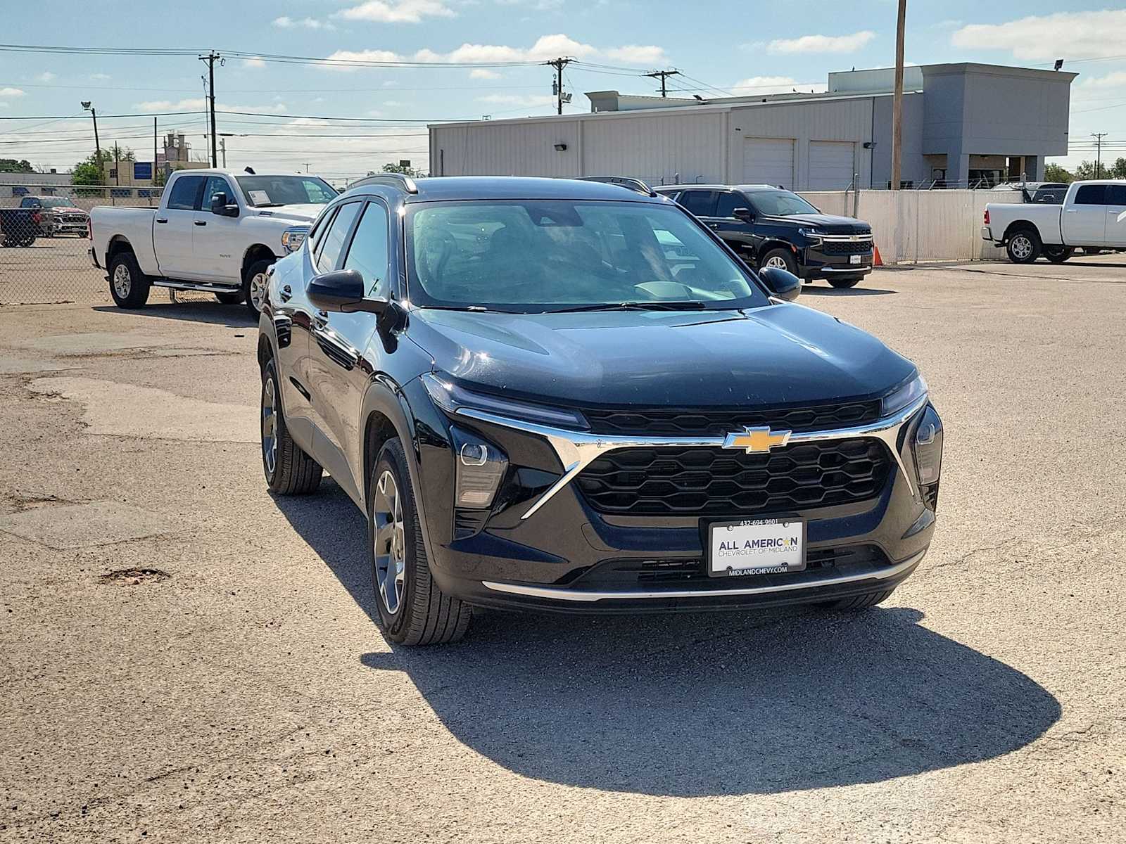 Thumbnail: 2025 Chevrolet Trax - 2