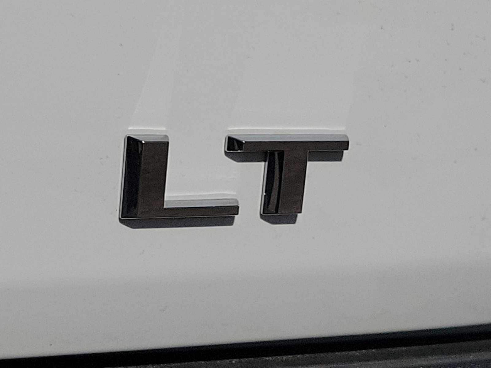 Thumbnail: 2026 Chevrolet Suburban - 11