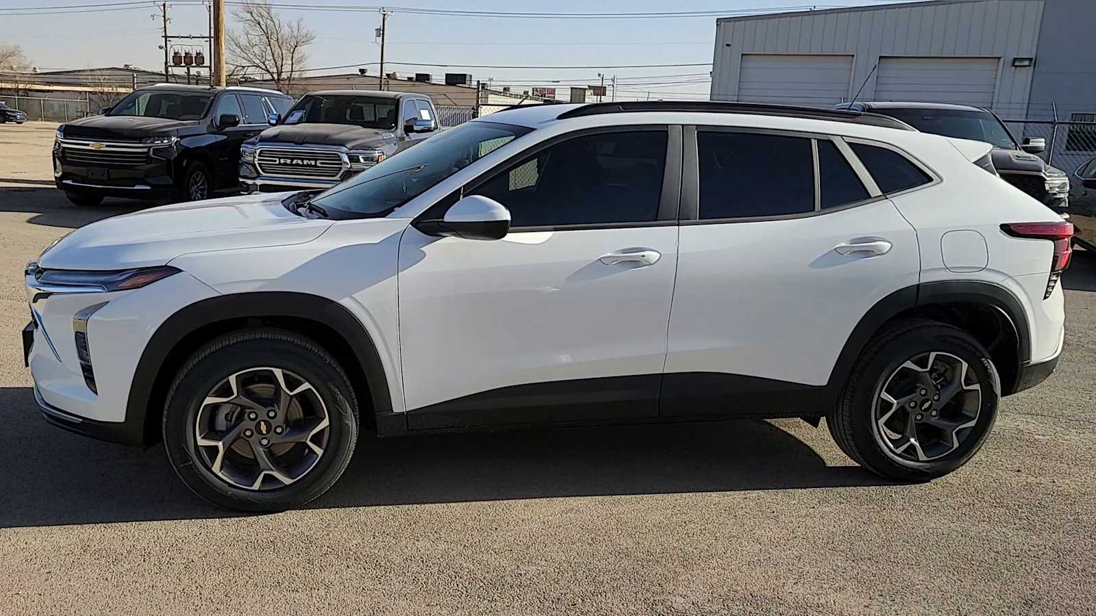 Thumbnail: 2026 Chevrolet Trax - 5