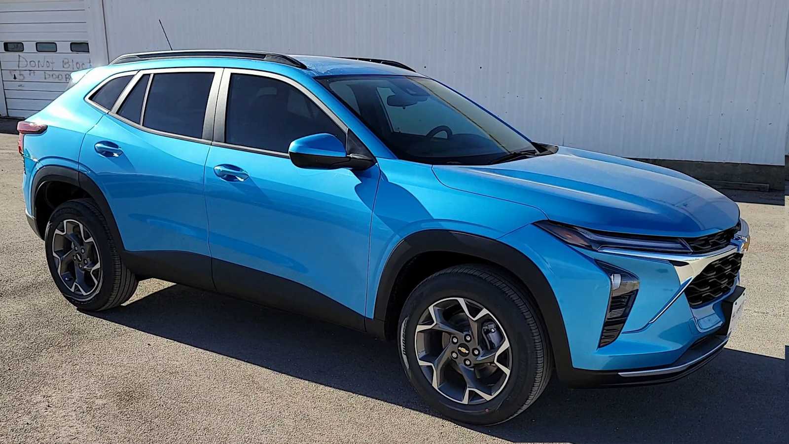 Thumbnail: 2026 Chevrolet Trax - 2