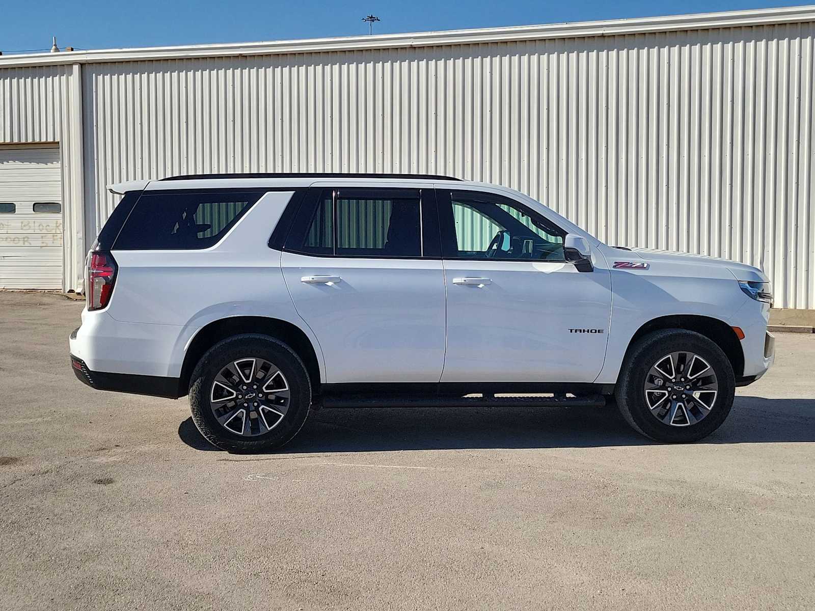Thumbnail: 2024 Chevrolet Tahoe - 9