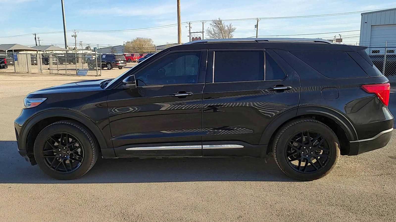Thumbnail: 2022 Ford Explorer - 5