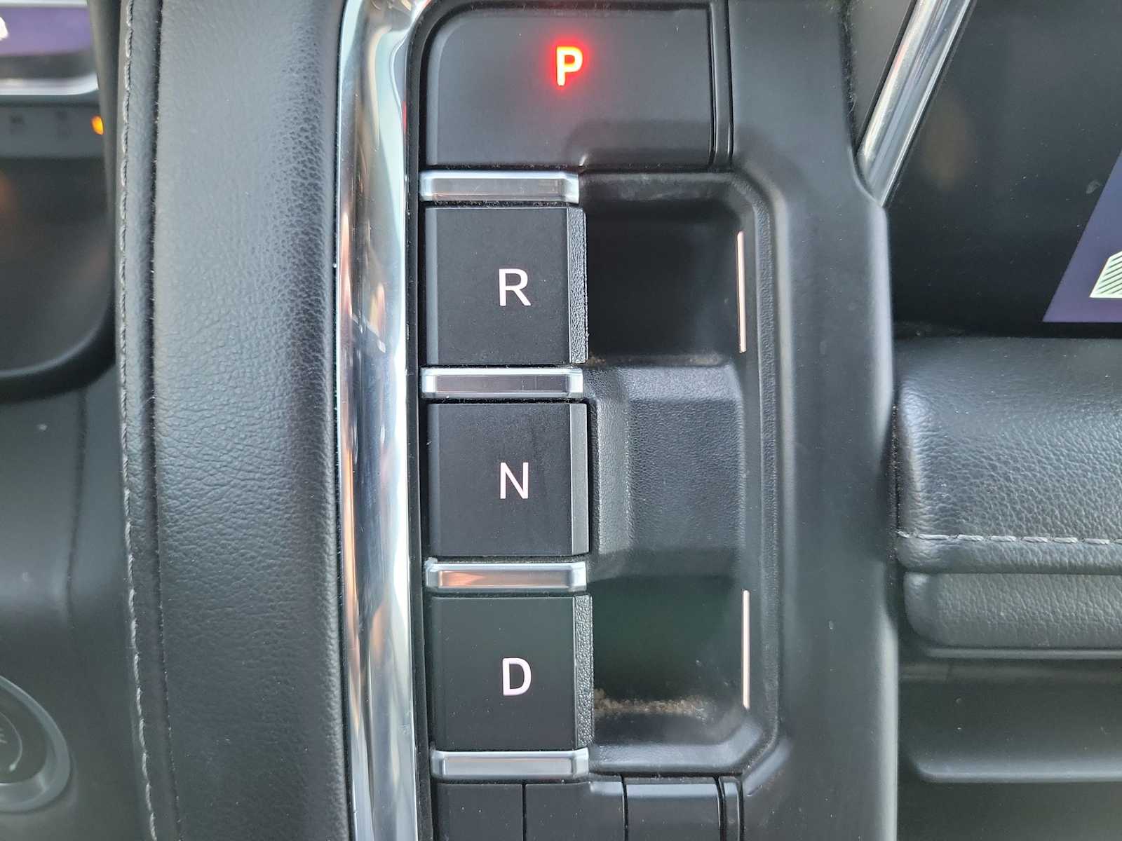 Thumbnail: 2022 Chevrolet Suburban - 25