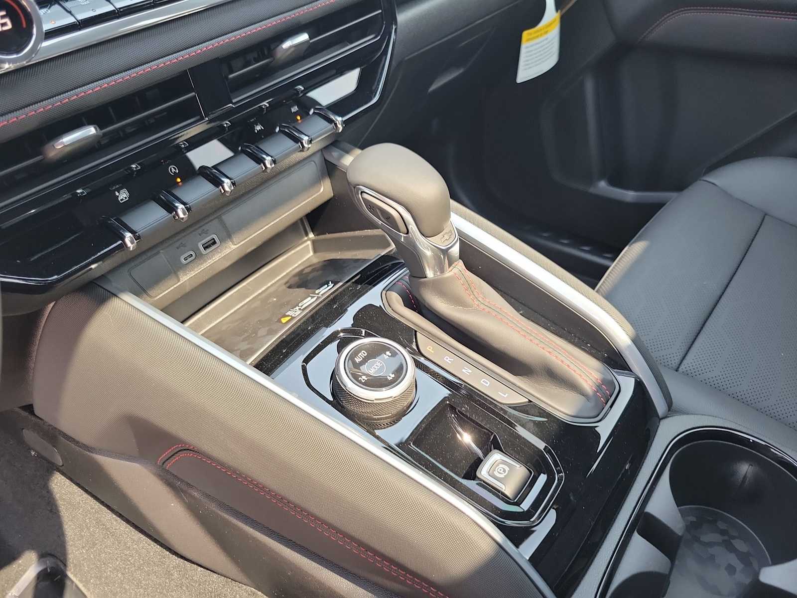 Thumbnail: 2026 Chevrolet Colorado - 25