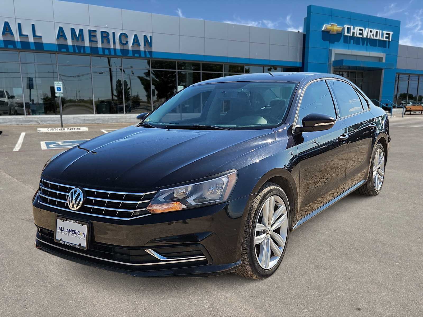 Thumbnail: 2019 Volkswagen Passat - 1