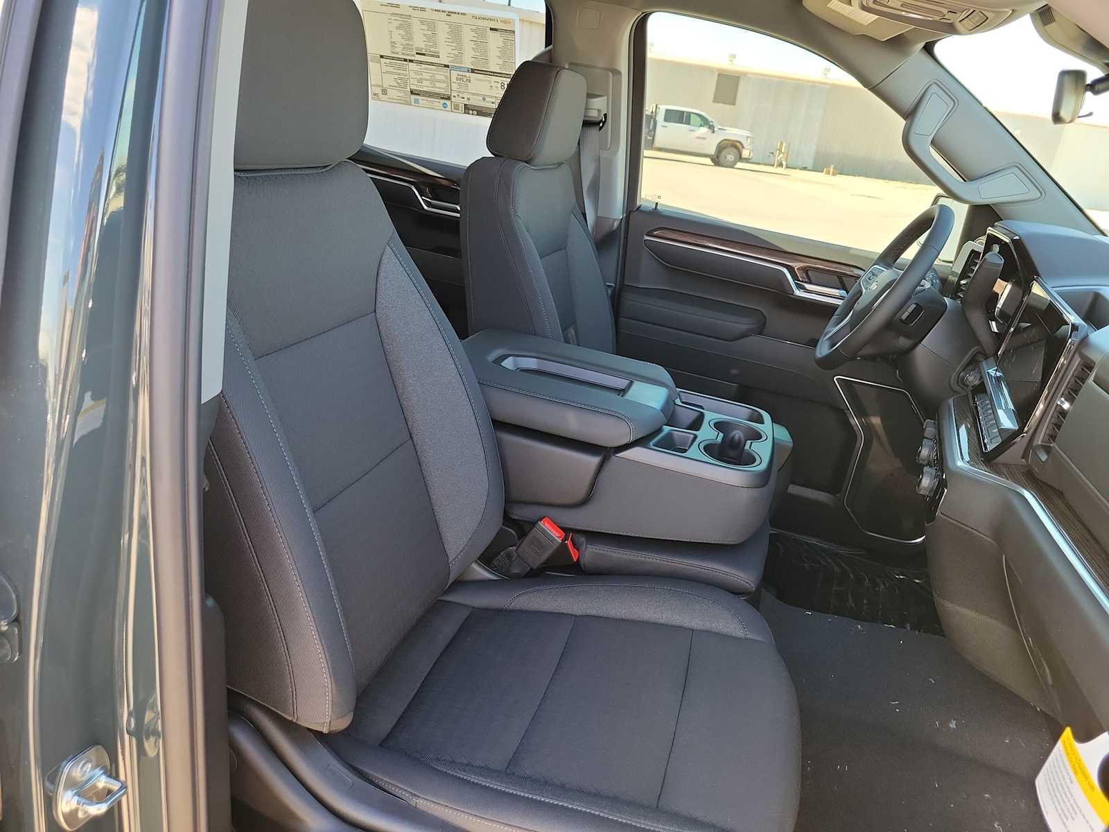 Thumbnail: 2026 Chevrolet Silverado 1500 - 22