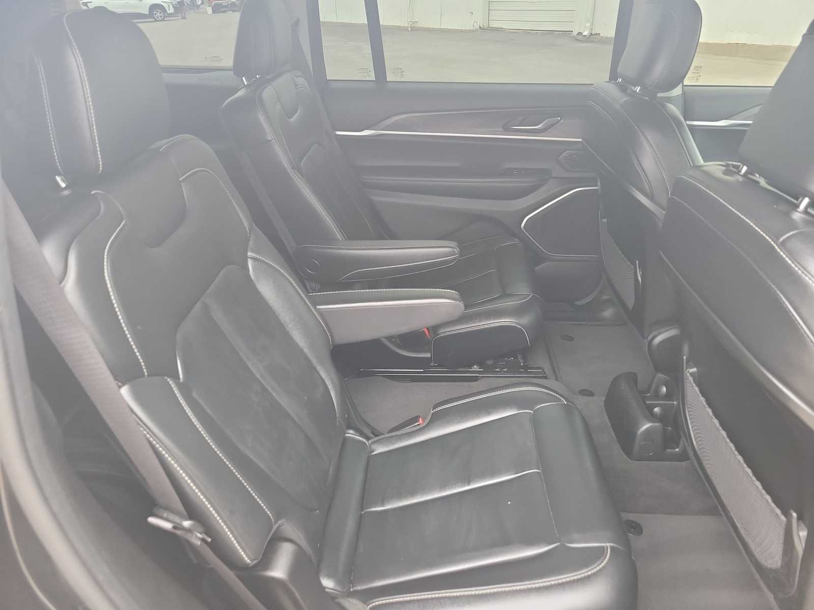 Thumbnail: 2021 Jeep Grand Cherokee L - 21