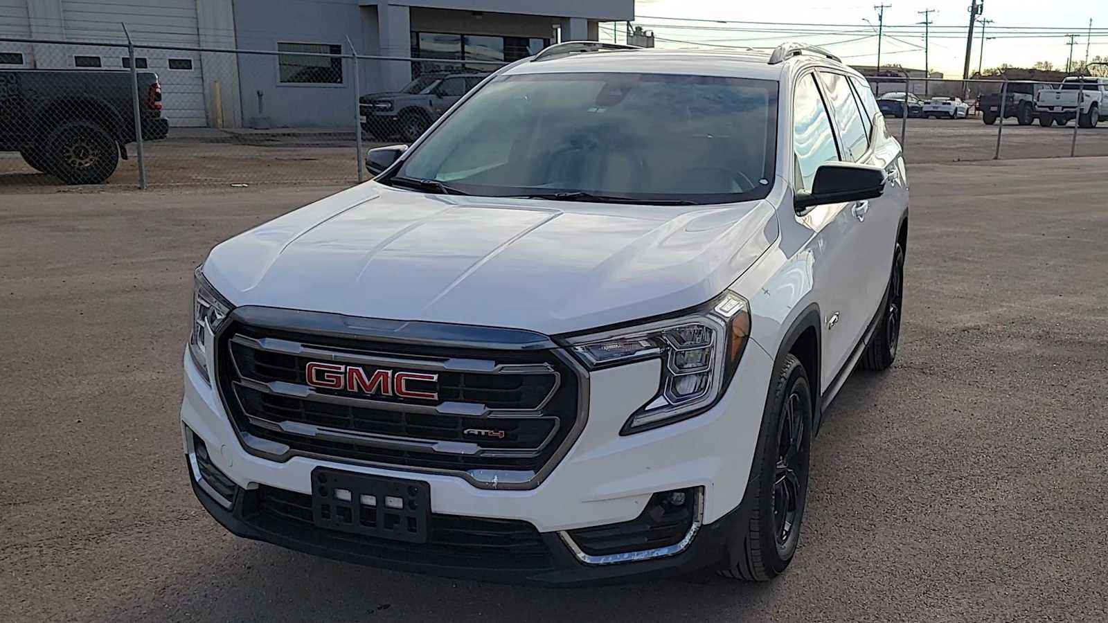 Thumbnail: 2022 GMC Terrain - 3