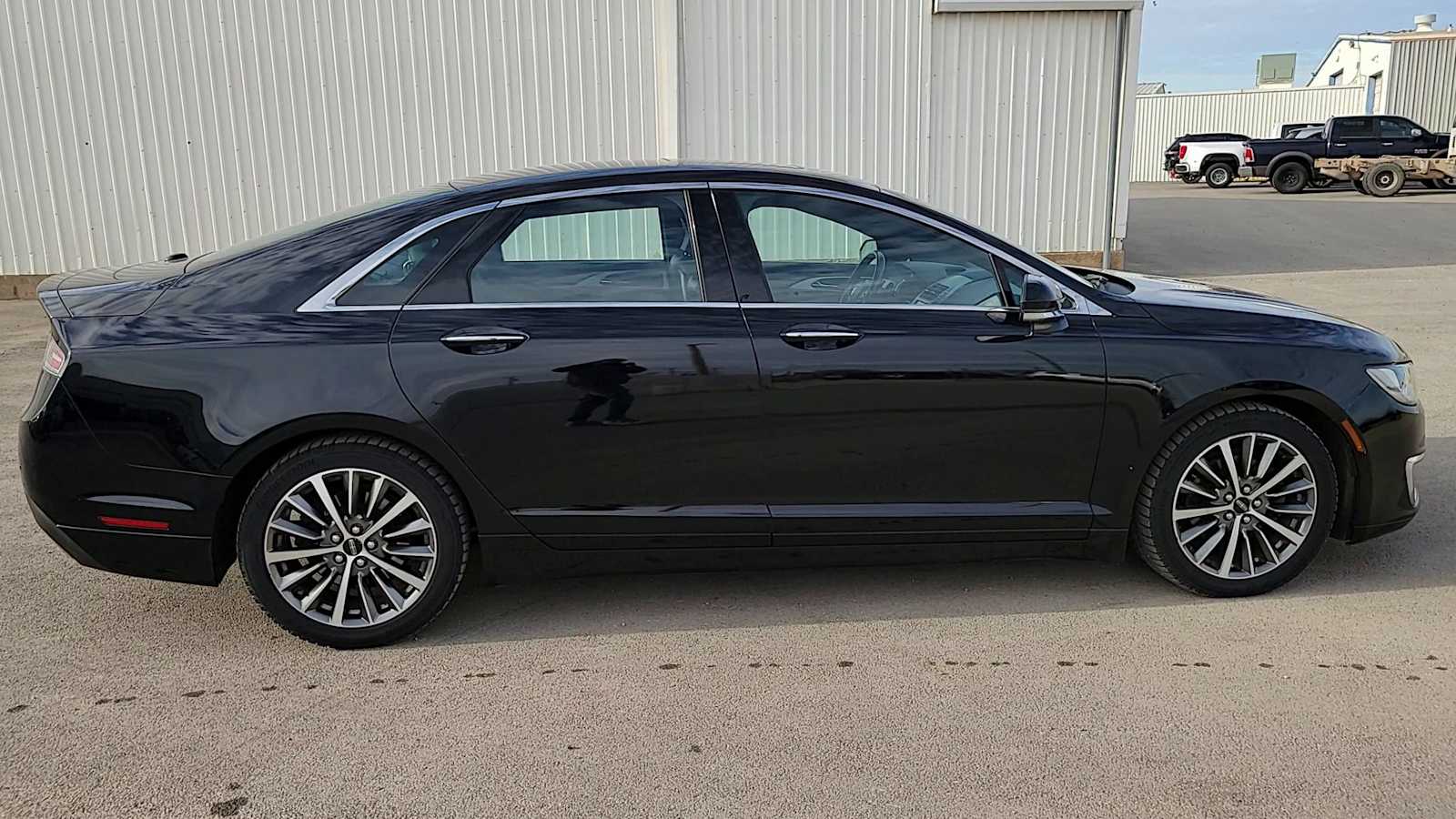 Thumbnail: 2017 Lincoln MKZ - 9