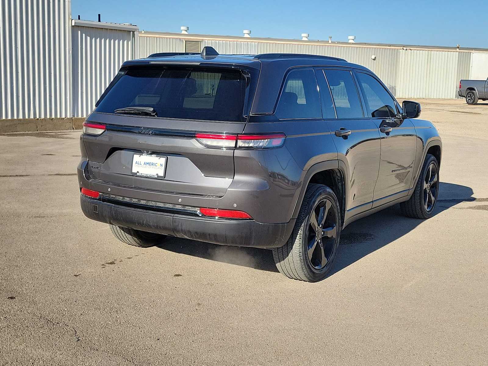 Thumbnail: 2023 Jeep Grand Cherokee - 8