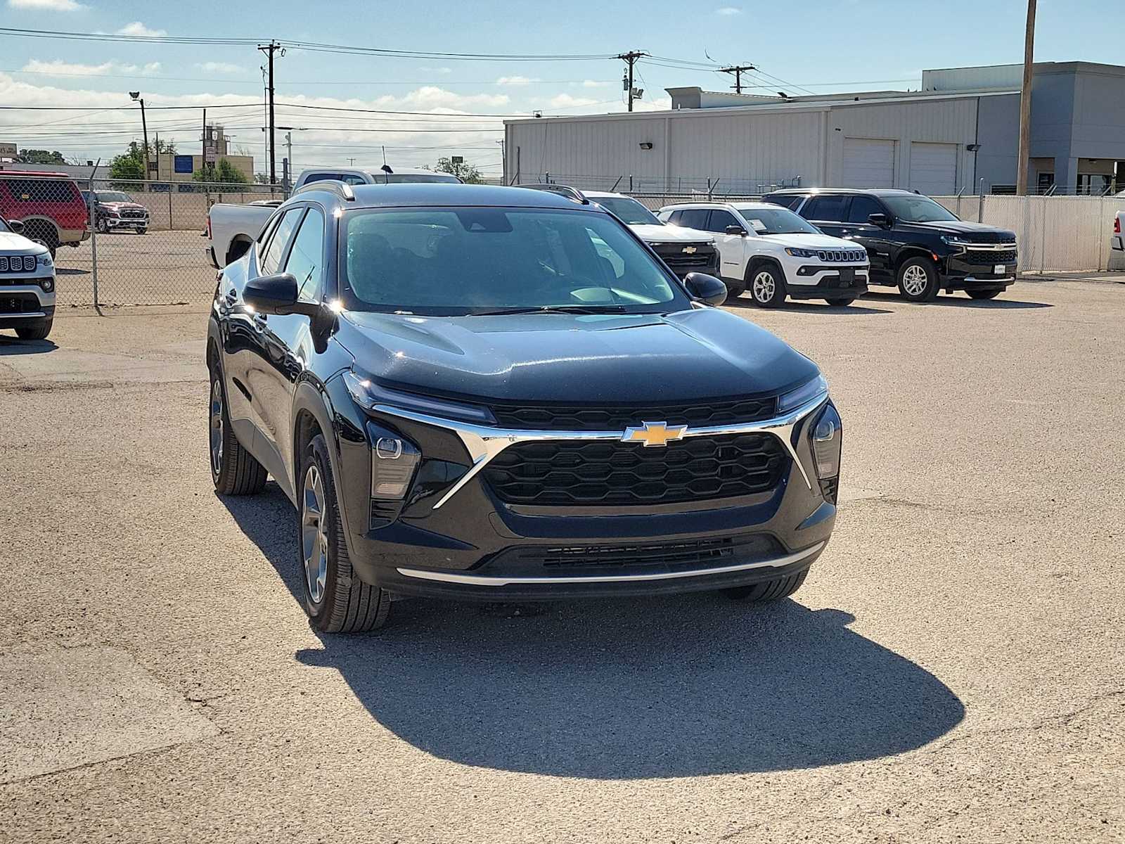 Thumbnail: 2025 Chevrolet Trax - 2