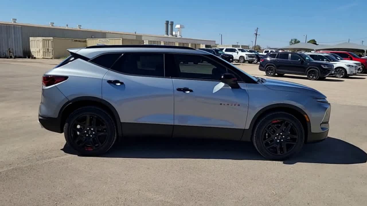 Thumbnail: 2025 Chevrolet Blazer - 9