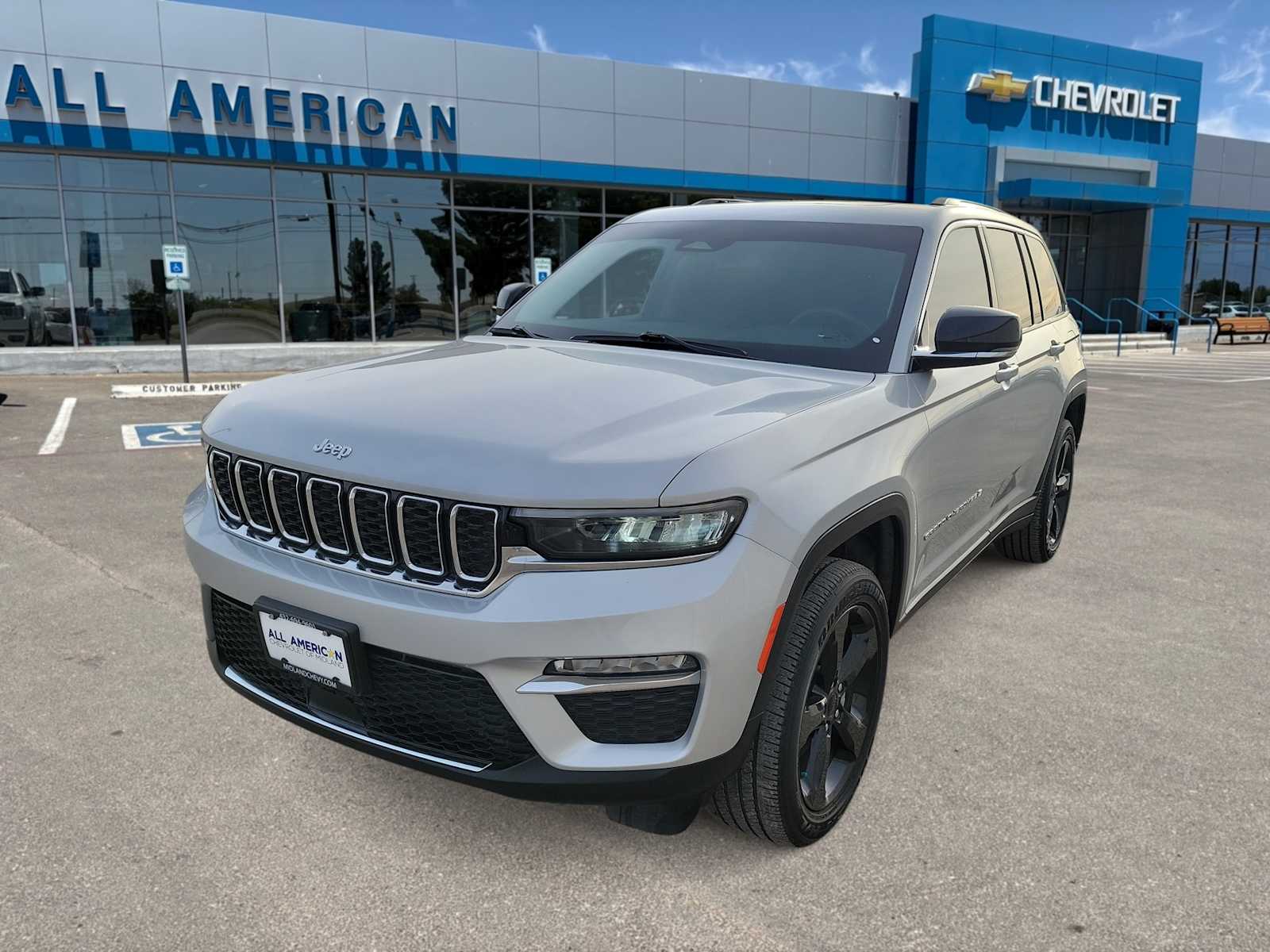 Thumbnail: 2023 Jeep Grand Cherokee - 1
