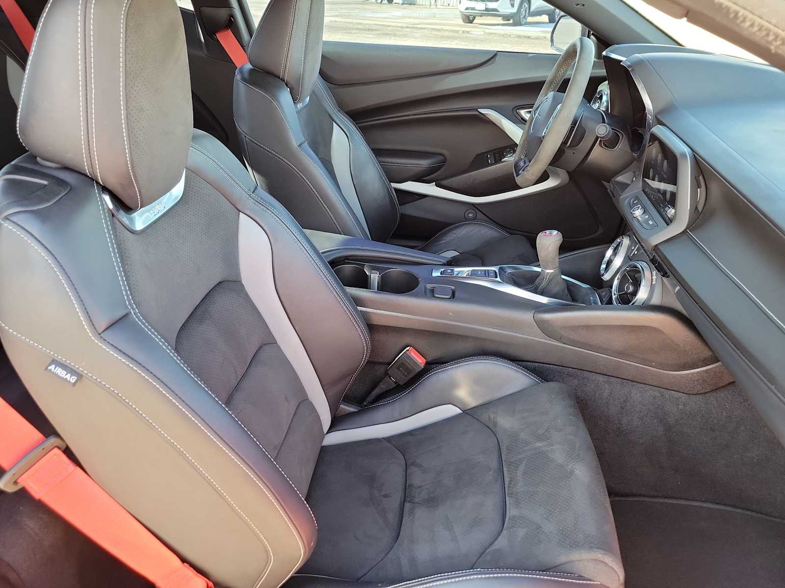 Thumbnail: 2021 Chevrolet Camaro - 17