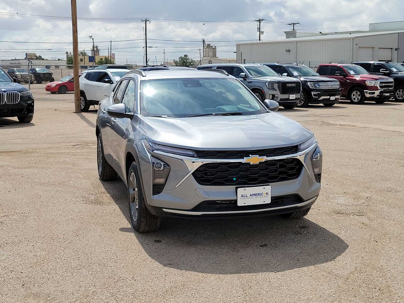 Thumbnail: 2026 Chevrolet Trax - 2