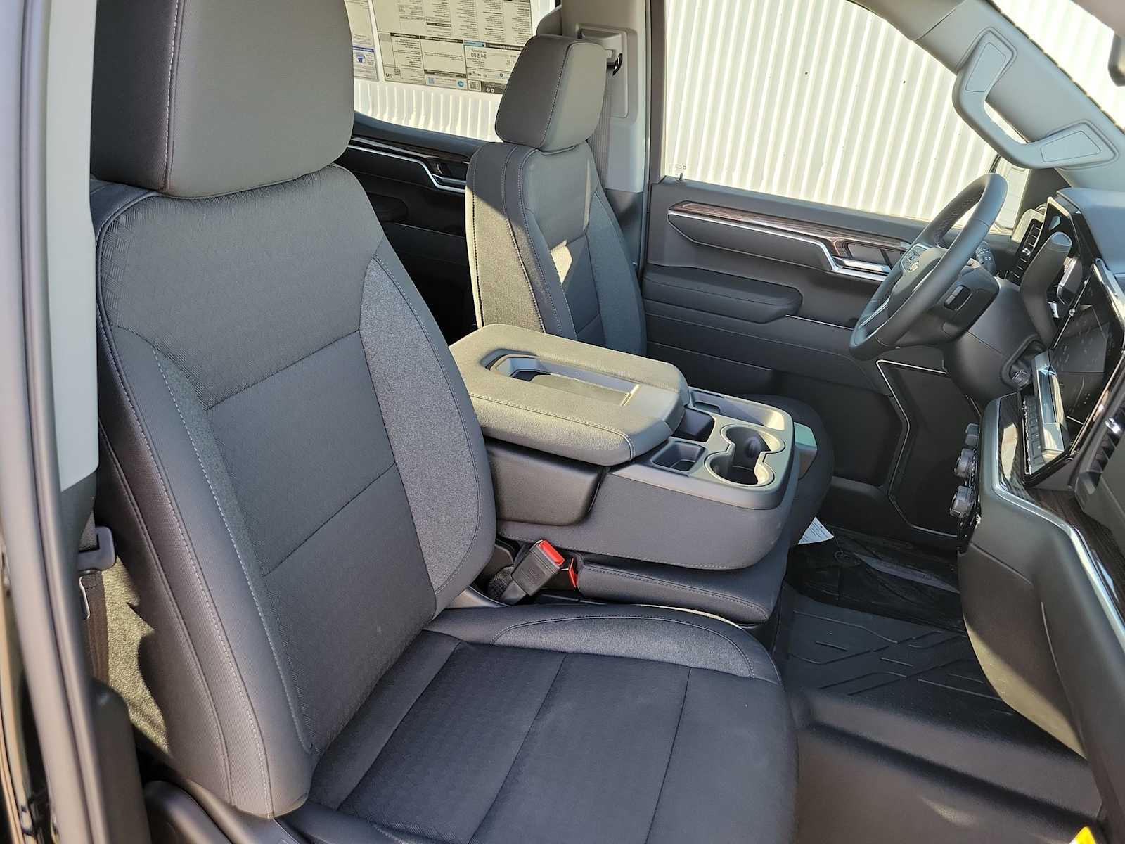 Thumbnail: 2026 Chevrolet Silverado 1500 - 22