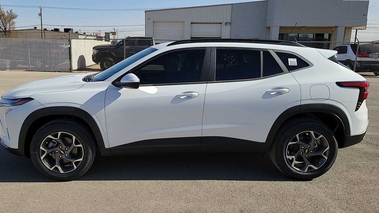 Thumbnail: 2026 Chevrolet Trax - 5