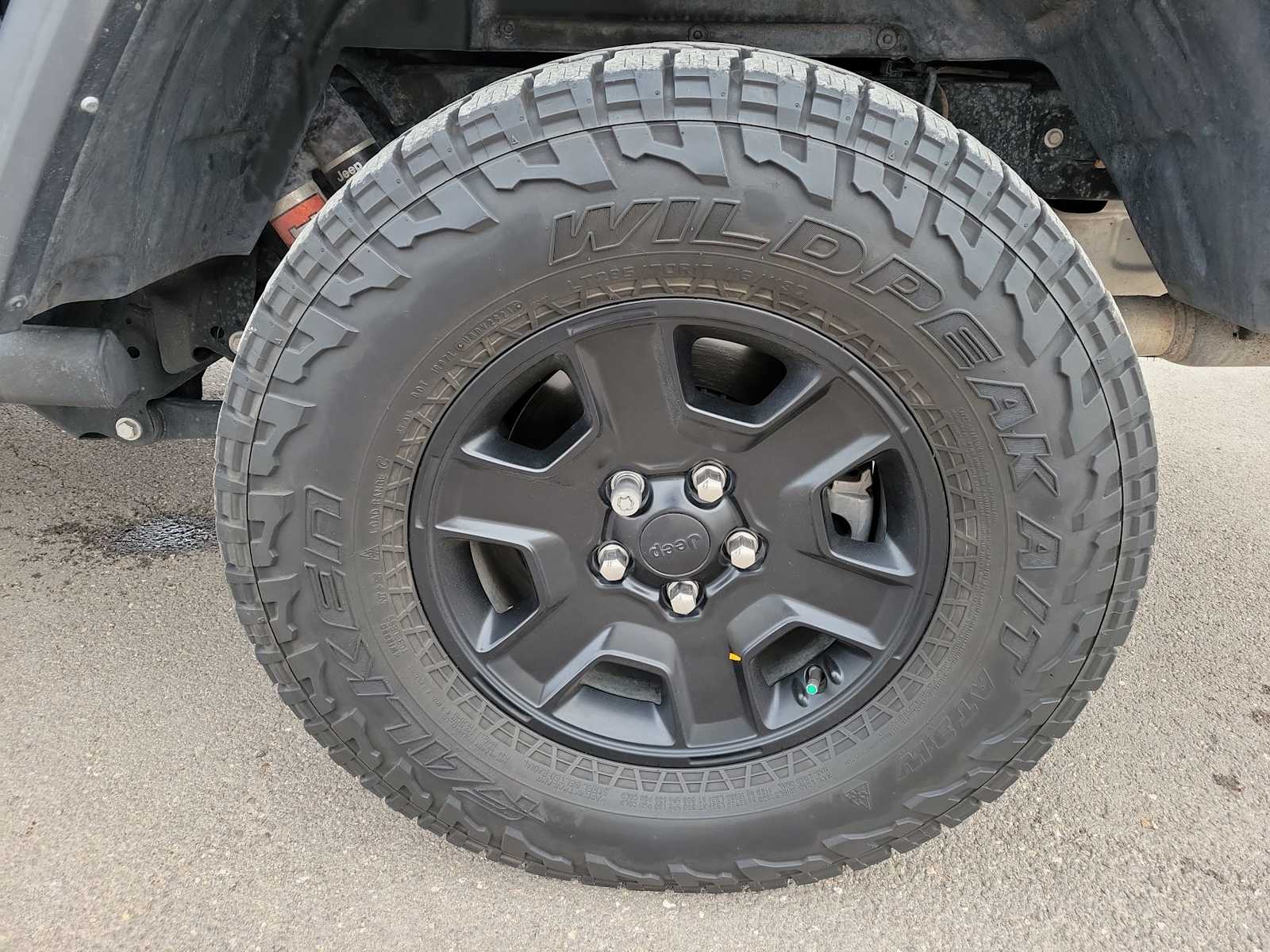 Thumbnail: 2022 Jeep Gladiator - 16